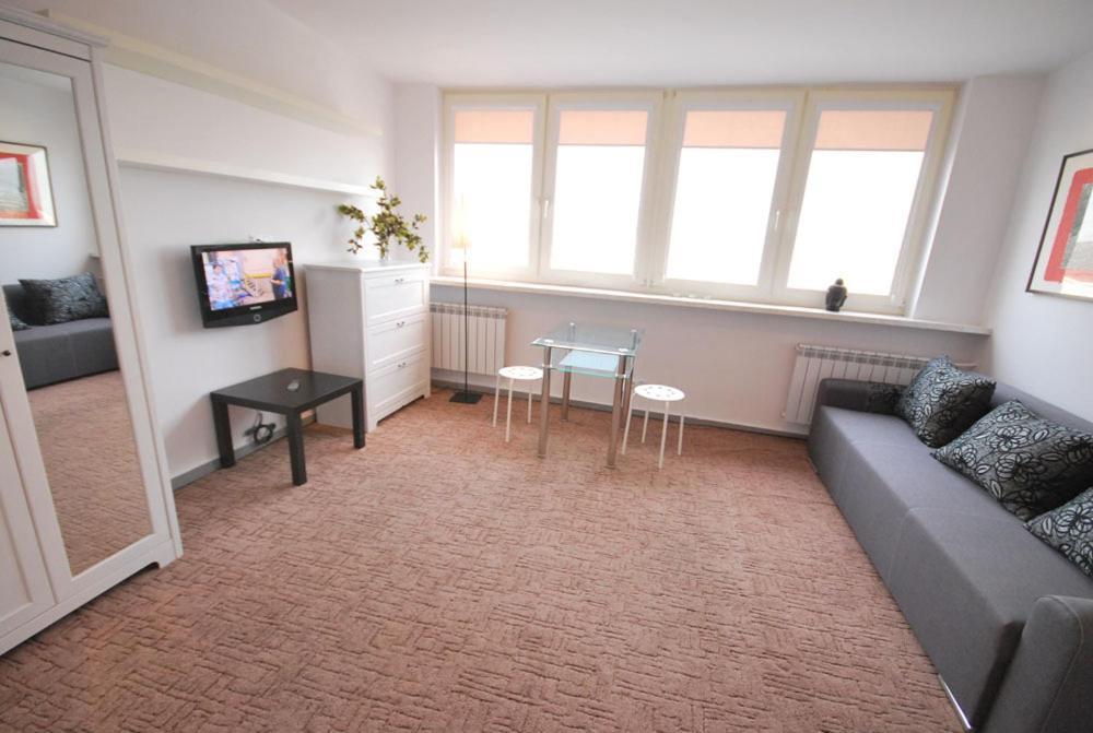 Apartment4You - Solidarnosci Varşova Oda fotoğraf